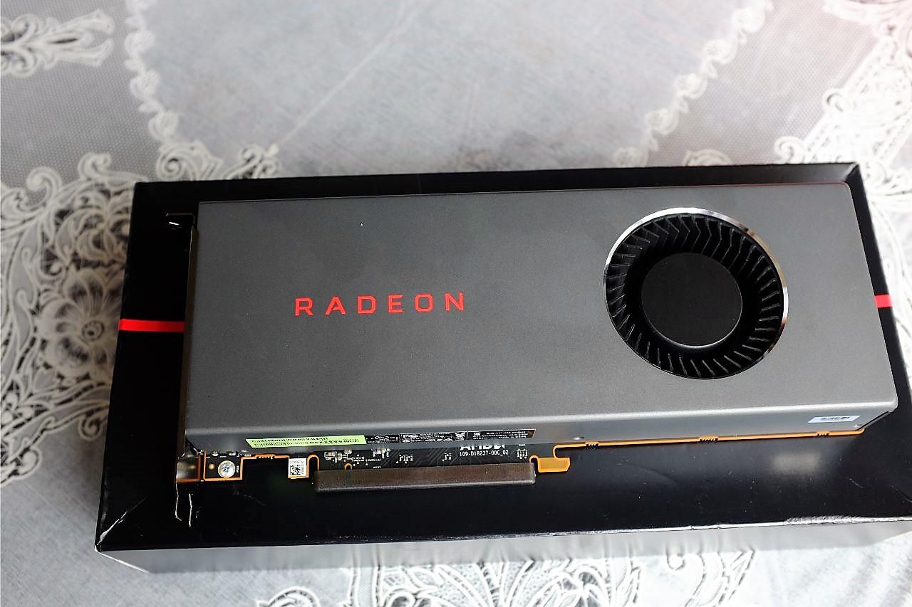 Card đồ họa AMD RX 5700