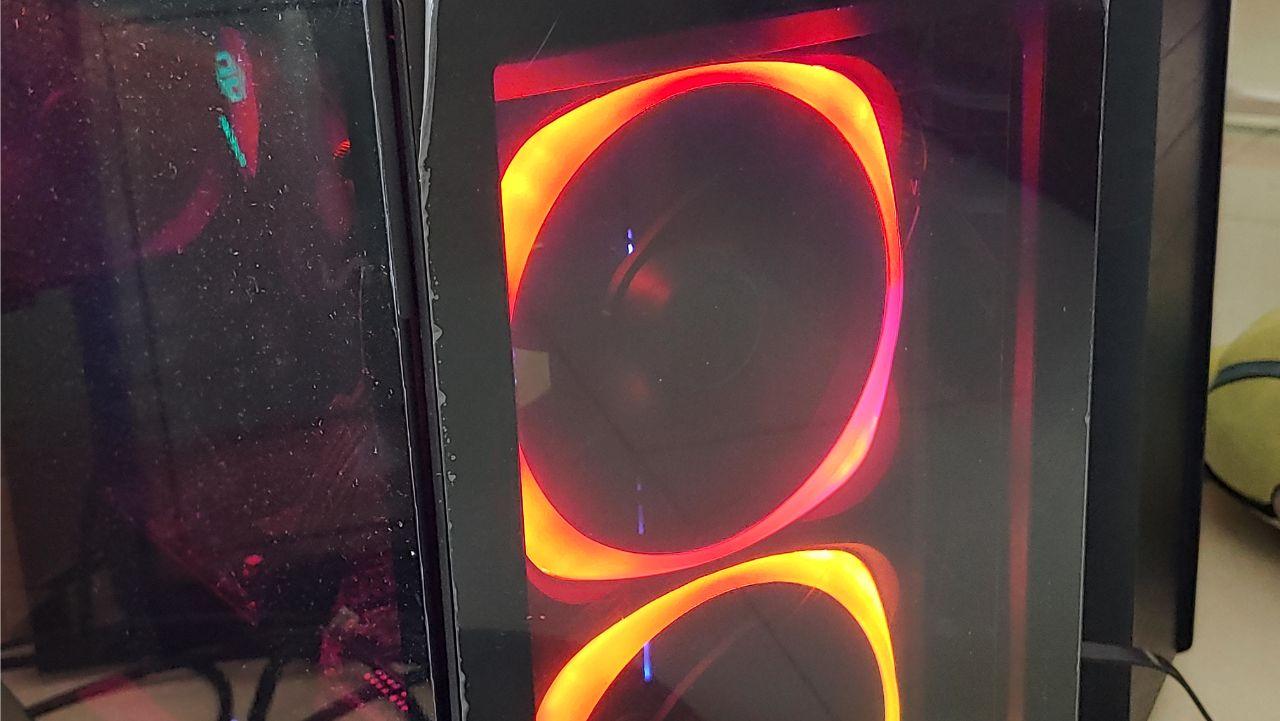 NZXT H510 Elite với đèn LED RGB