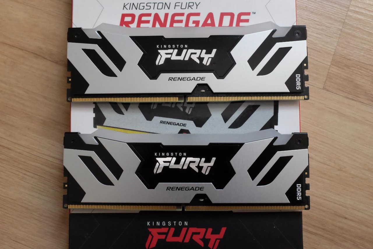 Hình ảnh Kingston Fury Renegade DDR5 với thiết kế ấn tượng